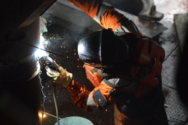 SIEM Offshore welding a re-entry cone