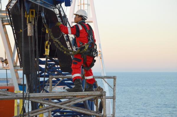 SIEM Offshore completing crane maintenance